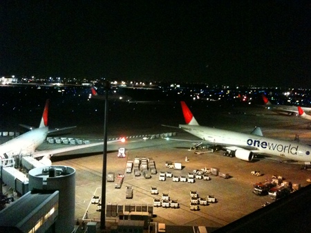 羽田空港にお見送り。