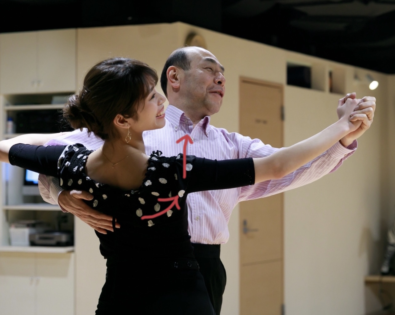 美しいホールドの秘策は右肩にアリ 東京都大田区 豊島区の社交ダンススクール ジェイズダンスアカデミー